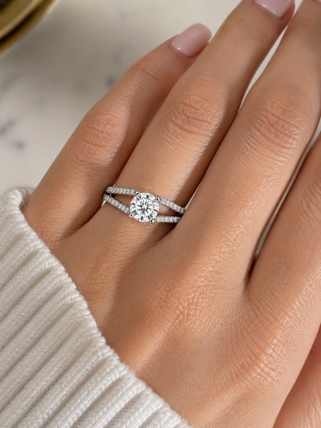 18K White Gold Split Shank Diamond Engagement Ring, R398